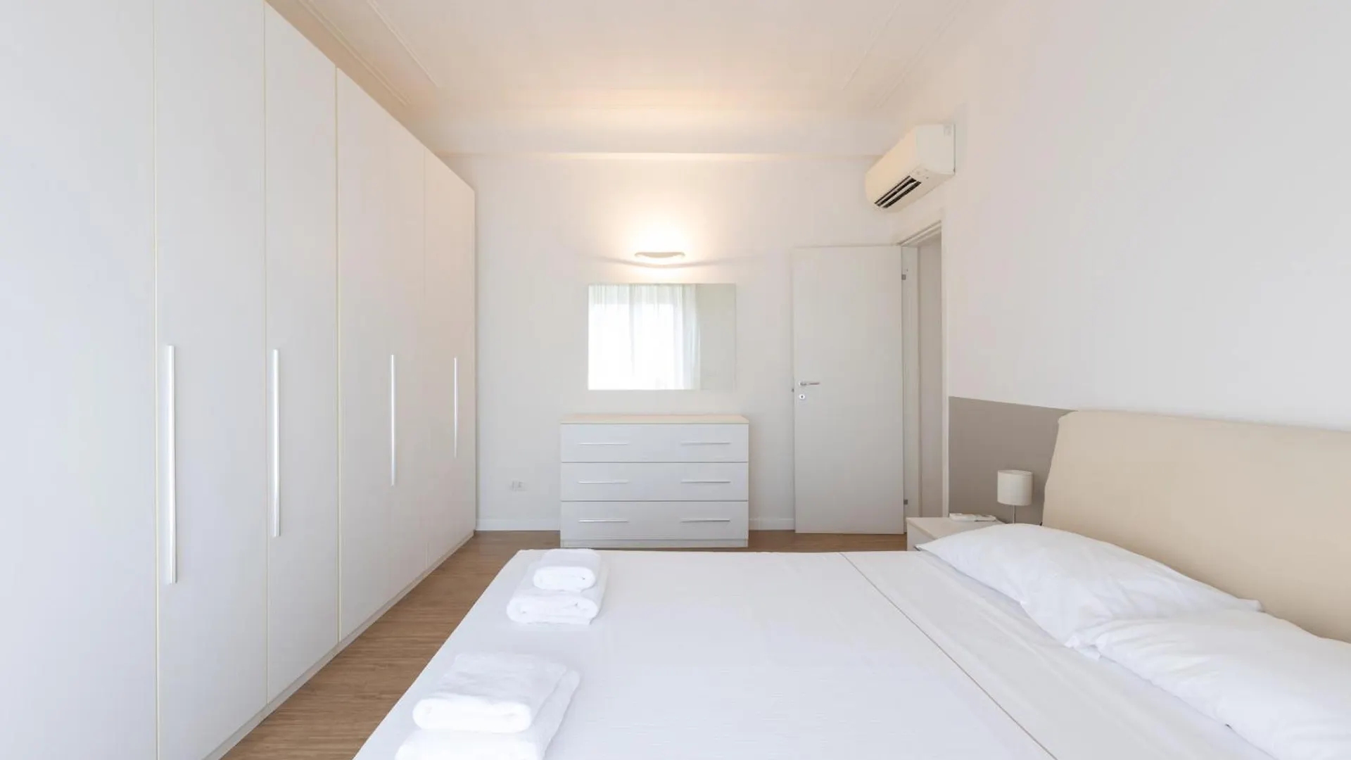 Ampio Bilocale Dateo - Mirable Pm ミラノ